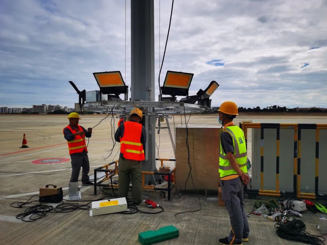 三亚凤凰机场完成机坪5基高杆灯升降系统改造