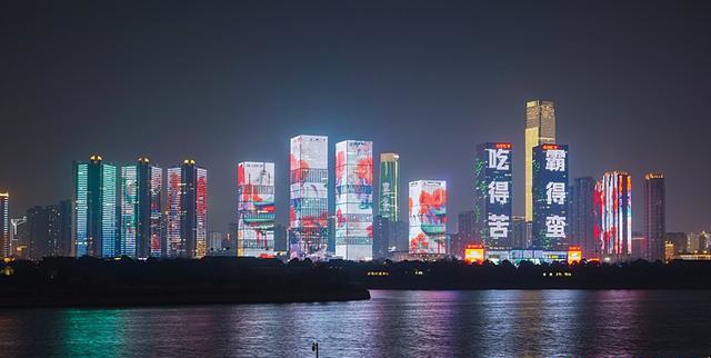 长沙“一江两岸”城市提亮工程开始灯光调试