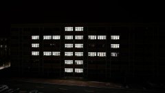 大连红沿河核电站生活区宿舍楼上演“抗疫爱国”亮灯秀