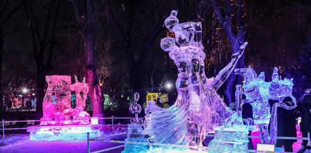 哈尔滨兆麟公园冰雕灯光效果大幅提升