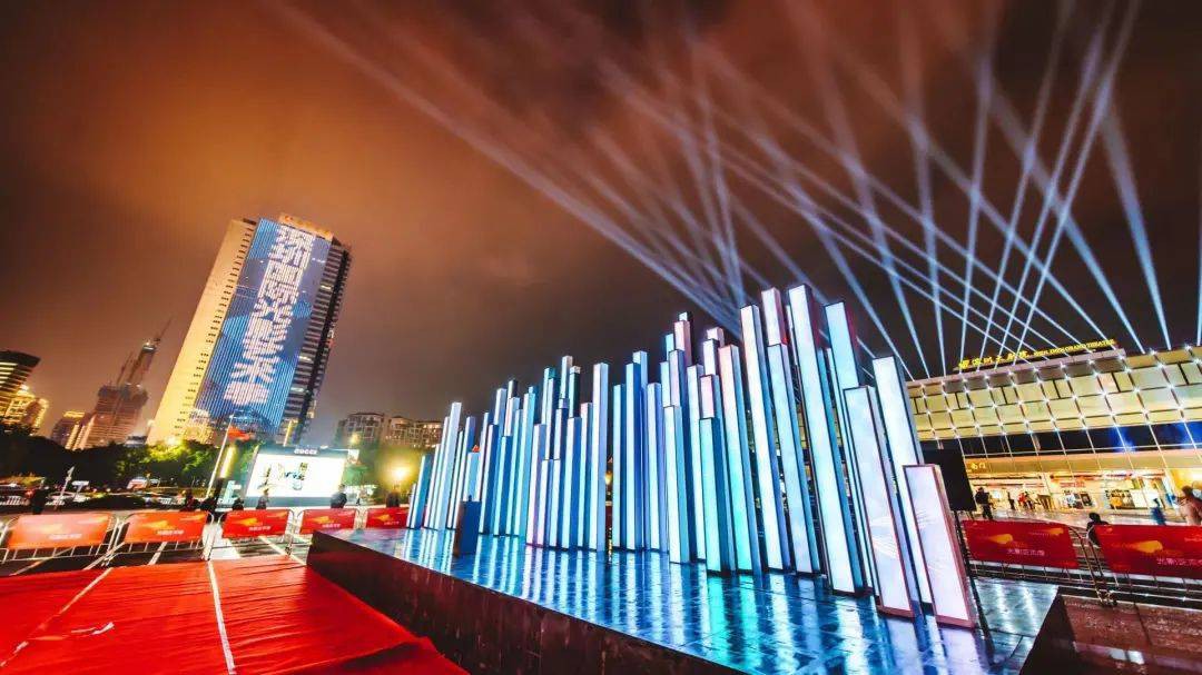罗湖特色灯光秀亮相首届深圳国际光影艺术季