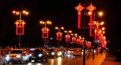 安徽芜湖无为市500余组亮化“中国结”扮靓城市迎新年