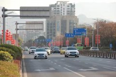 浙江丽水市区春节临时亮化工程开始施工