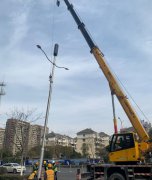 浙江宁波首个5G智慧灯杆示范区项目组立第一杆