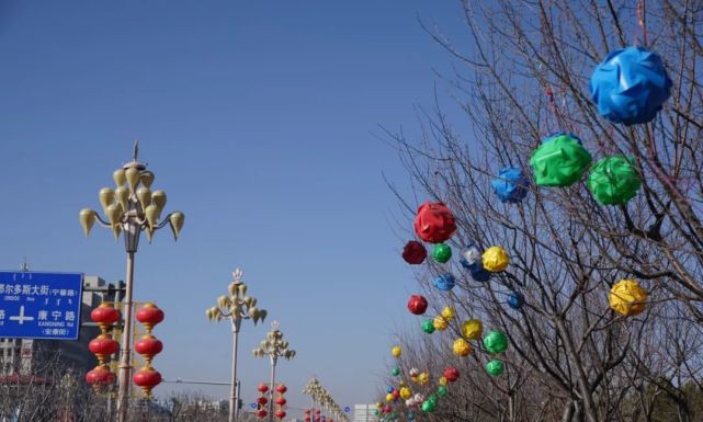 内蒙古鄂尔多斯市康巴什区用景观灯光营造春节喜庆气氛