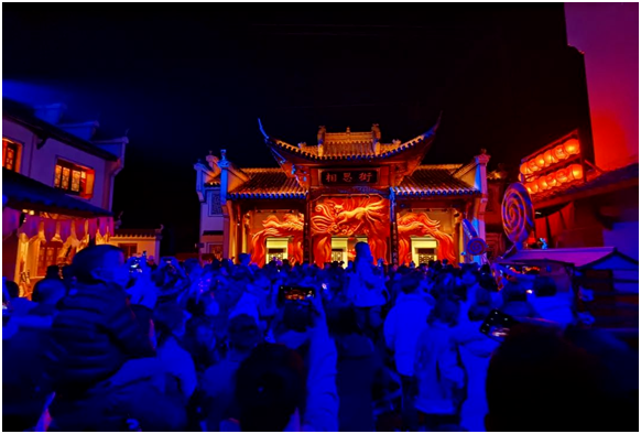 全国首个国漫主题行浸式夜游景区在杭州开启