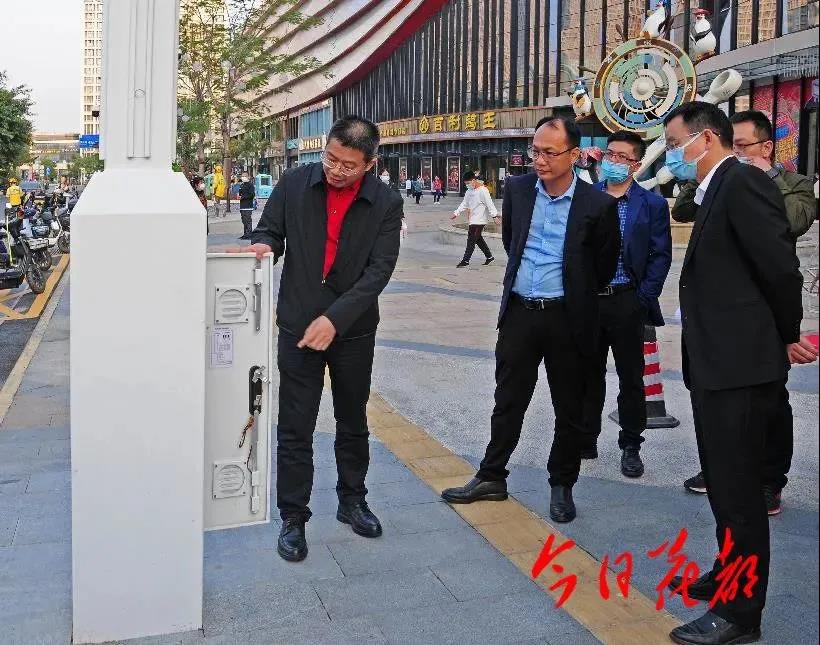 广州融创文旅城智慧灯杆项目正式亮灯