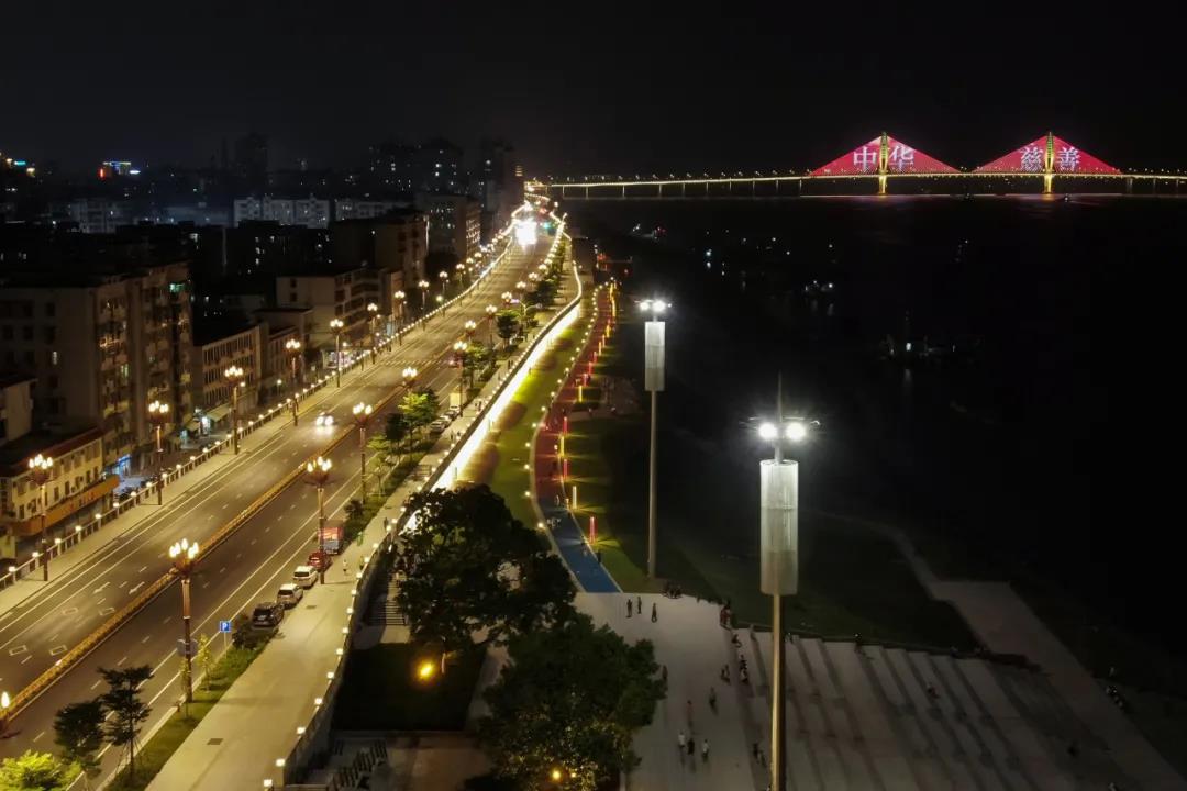 广东肇庆大桥夜景灯光“换新装”