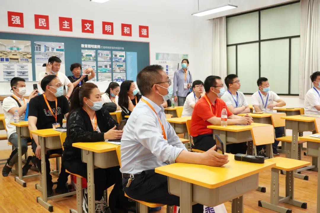 三思AAAAA级教室照明亮相第79届中国教育装备展