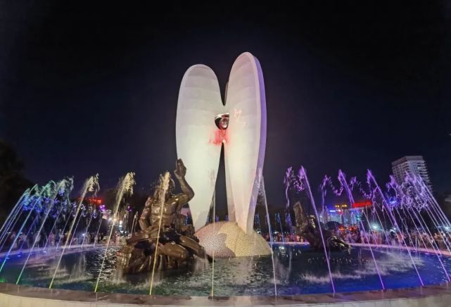 广西北海北部湾广场“南珠魂”灯光喷泉秀修缮后重新亮相