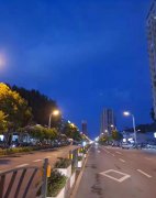 河南南阳邓州市对当地主次干道路灯进行全面排查