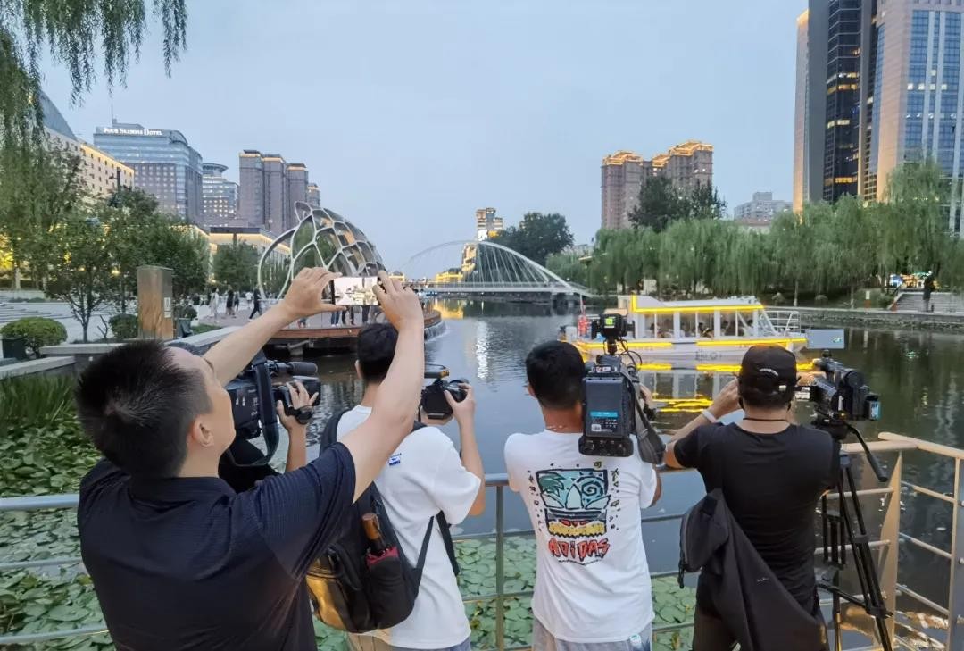 良业为北京亮马国际风情水岸游船项目打造国内首个闸室光影演艺