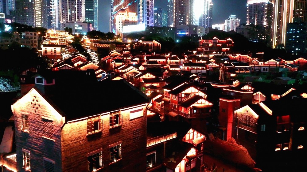 重庆十八梯正式开启“夜景模式”