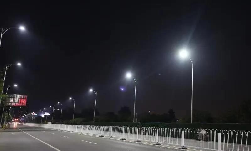 北京通州区副中心112条道路6201盏路灯启动智能化改造