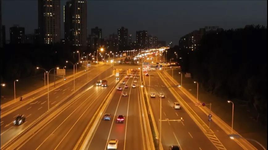 江苏无锡城市照明设施开启“节能模式”