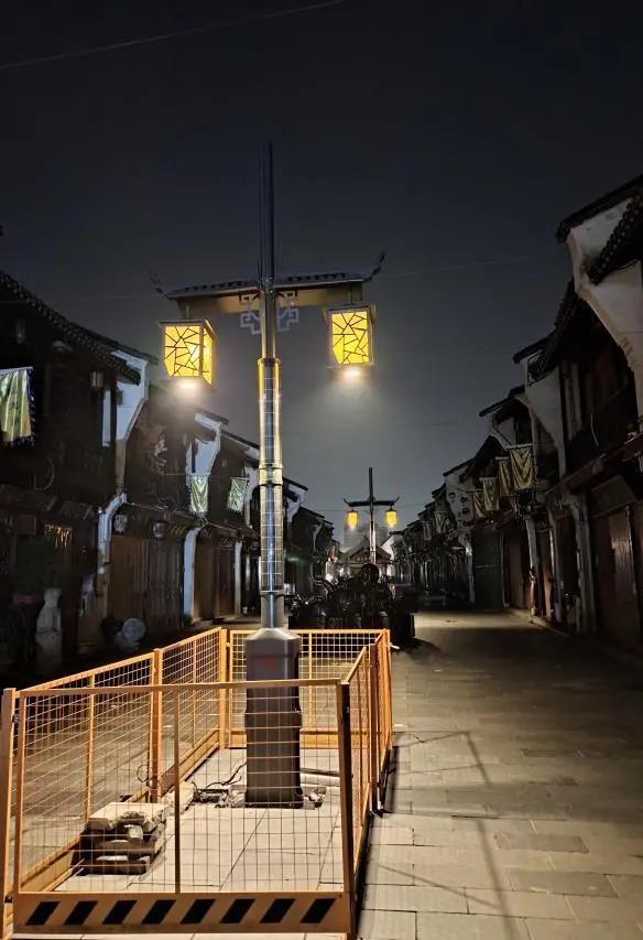 全球最薄柔性铜铟镓硒太阳能智慧庭院灯亮相杭州