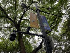 多功能智慧灯杆亮相重庆渝中区“最美街道”