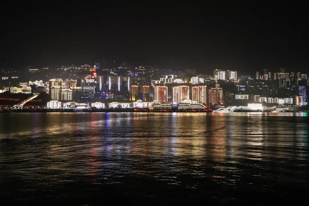 重庆巫山县大型长江情境夜游《三峡之光》正式启航