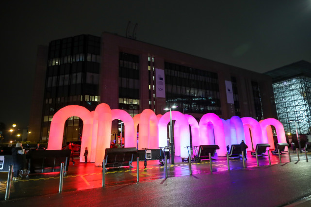 比利时布鲁塞尔灯光装饰点亮欧盟总部