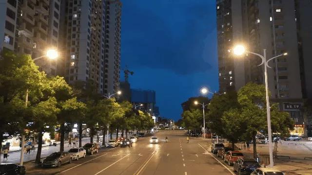 东莞计划三年内建1500套智慧灯杆！