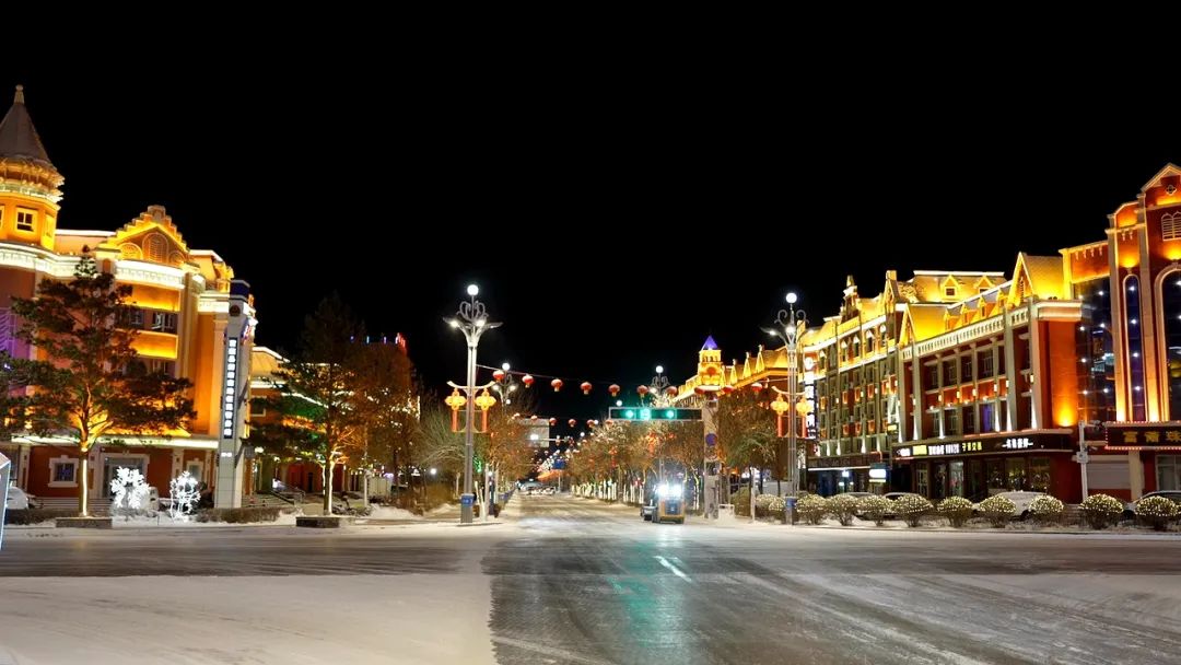 新疆阿勒泰地区富蕴县路灯设施改造城市“靓”起来