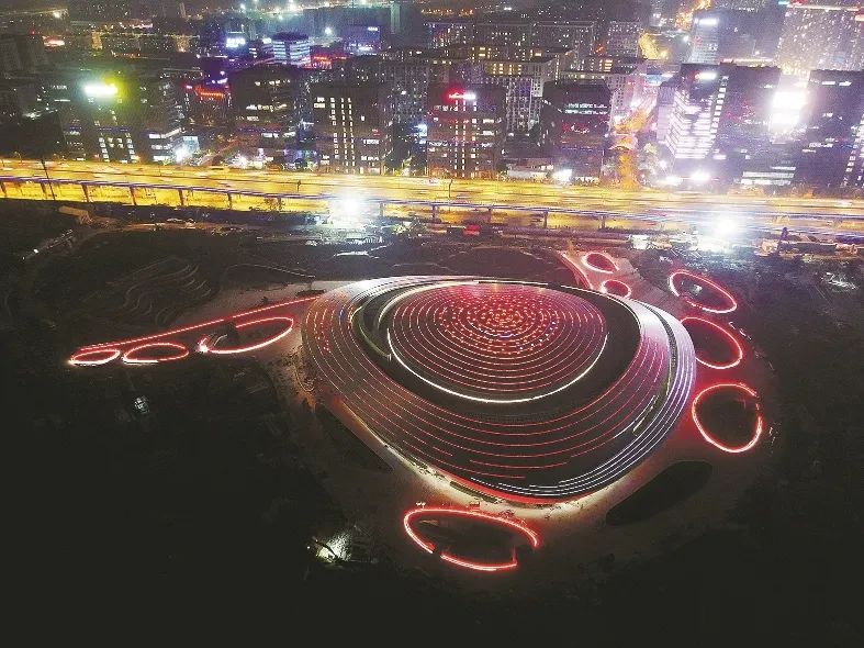杭州电竞中心首次亮灯