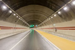 飞利浦隧道照明解决方案改善隧道交通安全，全面优化驾驶体验