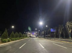 山东济宁共青团路北延高铁连接线照明工程完工亮灯