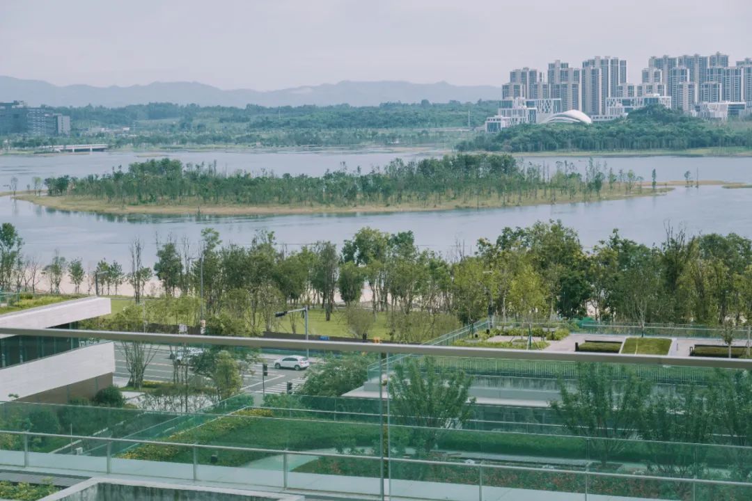 节能照明技术助成都中建滨湖设计总部成蓉城首个“近零碳建筑”