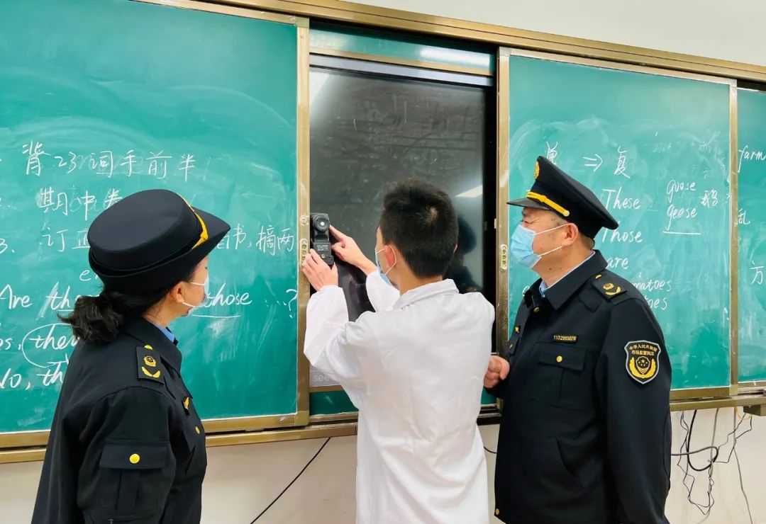 宁波计量院在杭州湾新区开展校园照明计量检测服务