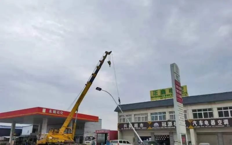 河南驻马店泌阳县实施道路亮化工程照亮群众幸福路