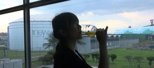 新加坡用紫外消消毒技术把回收的冲厕水酿造成啤酒