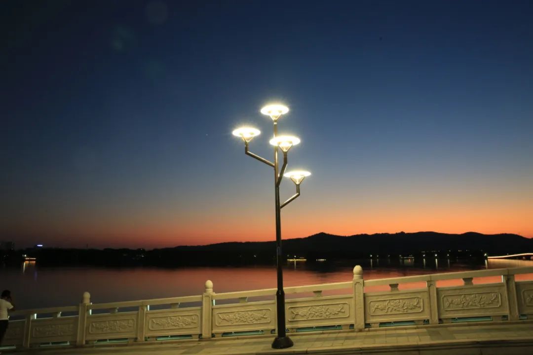 当繁星夜落姑苏石湖，这是人间还是仙境？三星灯饰，诠释苏州城的“前世今生