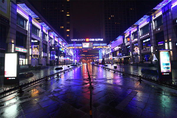 商业街景观照明对市场经济起到推动的作用