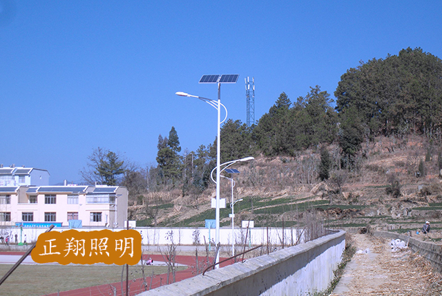 小区住宅LED太阳能路灯的智能系统