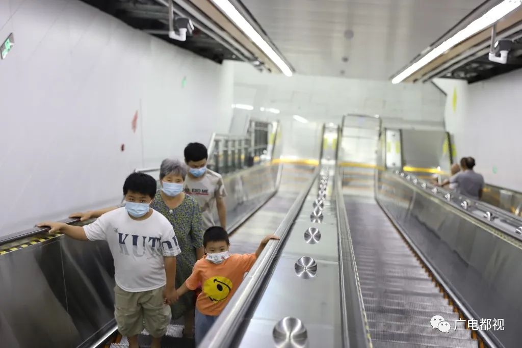 重庆轨道交通开启照明节能模式