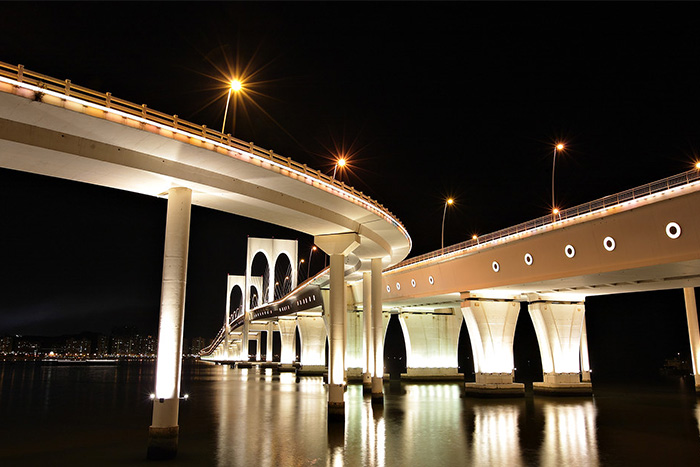 立交桥照明设计重在表现其不同的个性