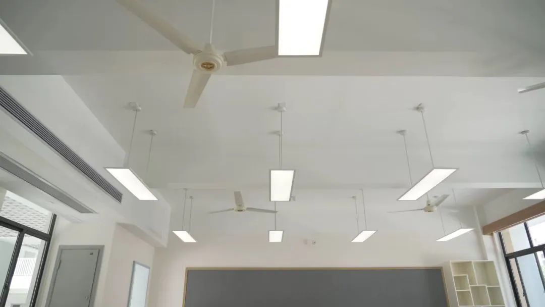 杭州拱墅区2800间教室全部装上护眼灯