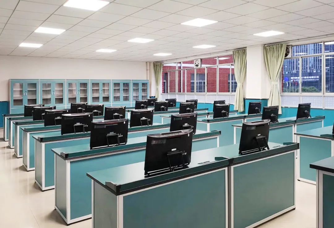 杭州拱墅区2800间教室全部装上护眼灯