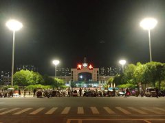 河北衡水改造车站路灯扮靓夜景环境