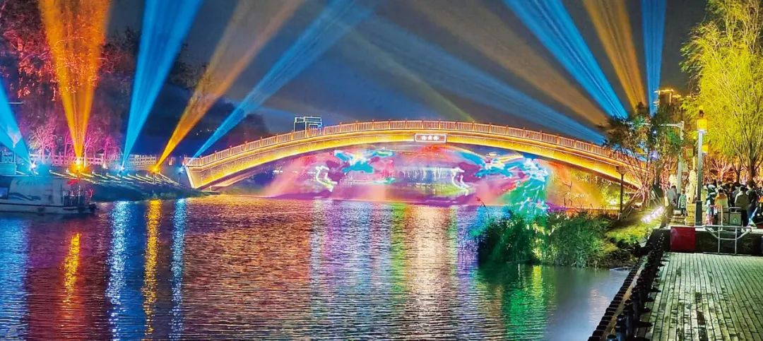 河北沧州京杭大运河上演绚丽灯光秀