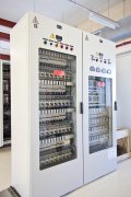 工业自动化系统的plc电控柜的作用和原理