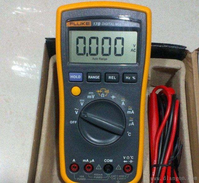 数字万用表测量电压/电流/电阻/频率/电容/三极管/温度使用方法图解