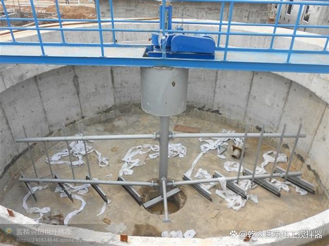 污水处理耙式刮泥机设备工作原理