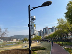 韩国庆山市路灯加装诱蚊灯装置