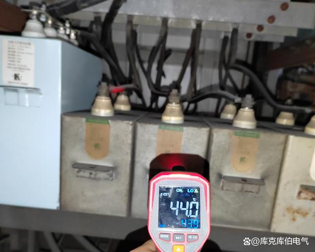 总结：影响无功补偿电容器运行温度的因素有哪些？