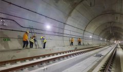 贵南高铁隧道照明工程顺利完工