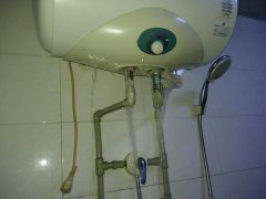 漏水是电热水器的通病吗？怎么快速检查热水器漏水的位置？