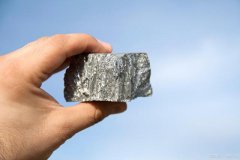 材料学术界是如何在材料勾兑中偶然发现钕铁硼的？
