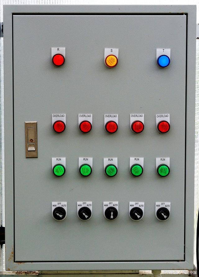 电梯曳引主机总成：驱动电梯安全高效运行的关键组件